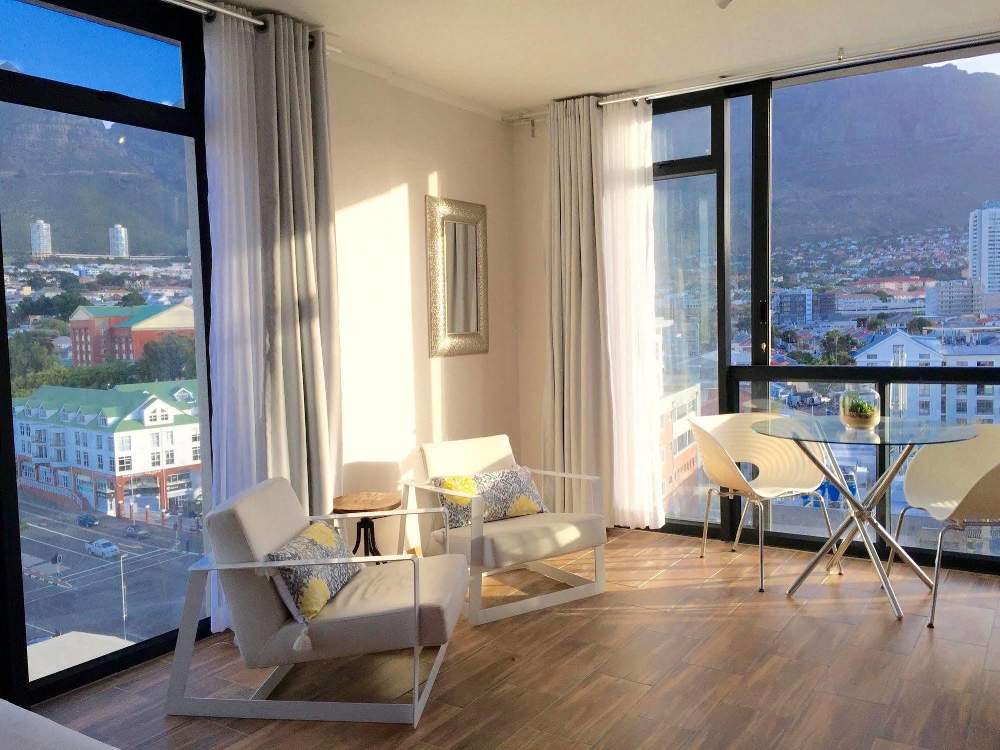 Urban Oasis At The Four Seasons Apartment Cape Town Luaran gambar