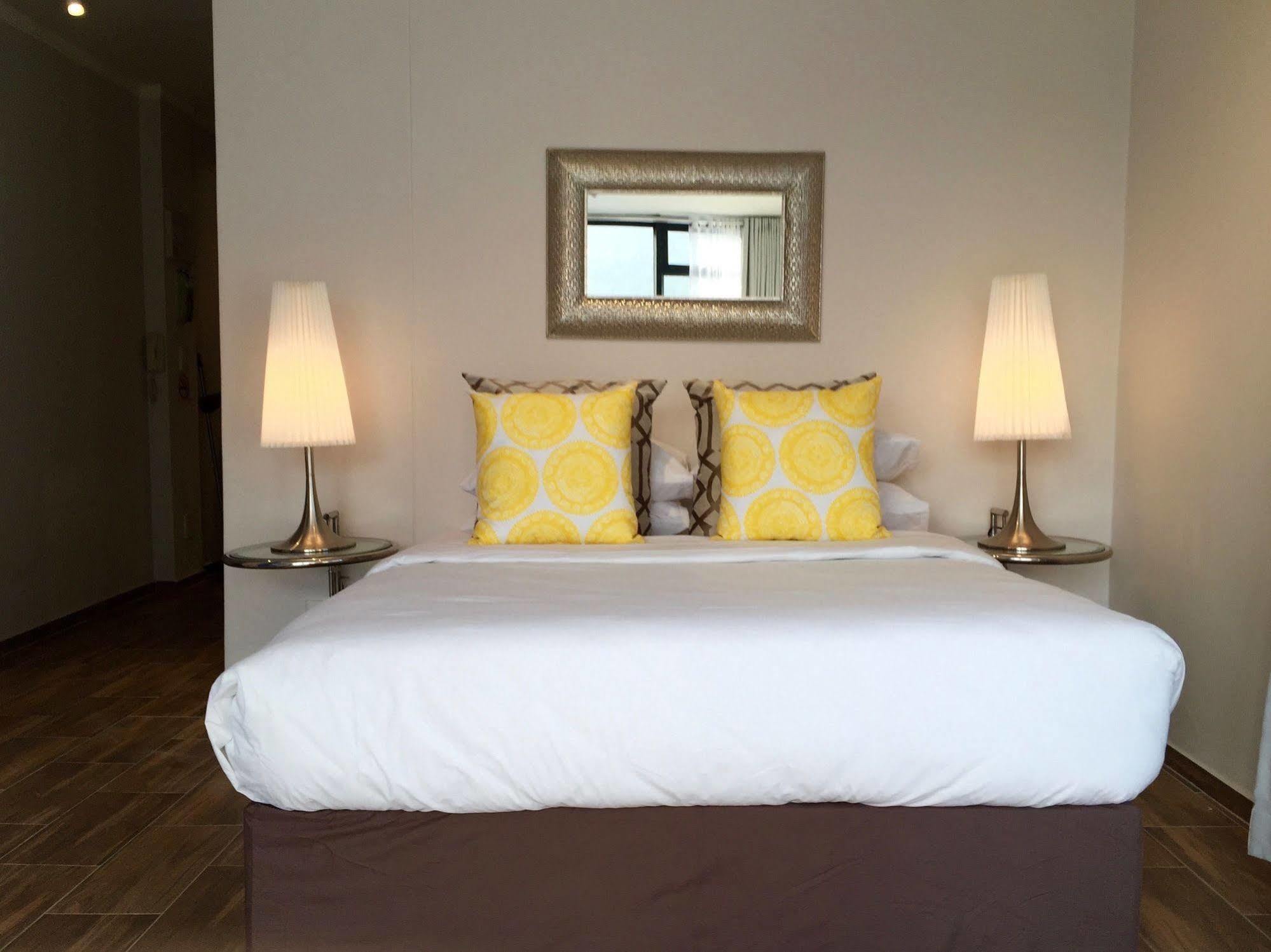 Urban Oasis At The Four Seasons Apartment Cape Town Luaran gambar